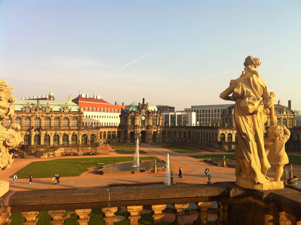 dresden zwinger palace courtyard